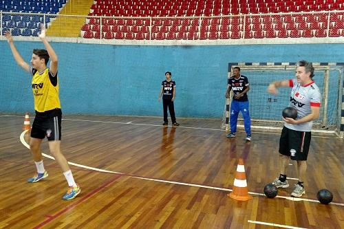 Técnico Giancarlos Ramirez aproveita intervalo sem jogos pela Liga Nacional para realizar trabalhos específicos nos treinos / Foto: Assessoria de Imprensa/Divulgação